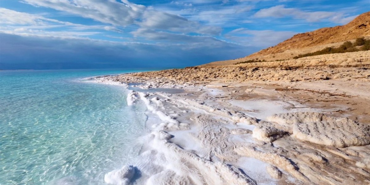 FRAGMENT CONTAINING TEKHELET DYE DISCOVERED NEAR DEAD SEA